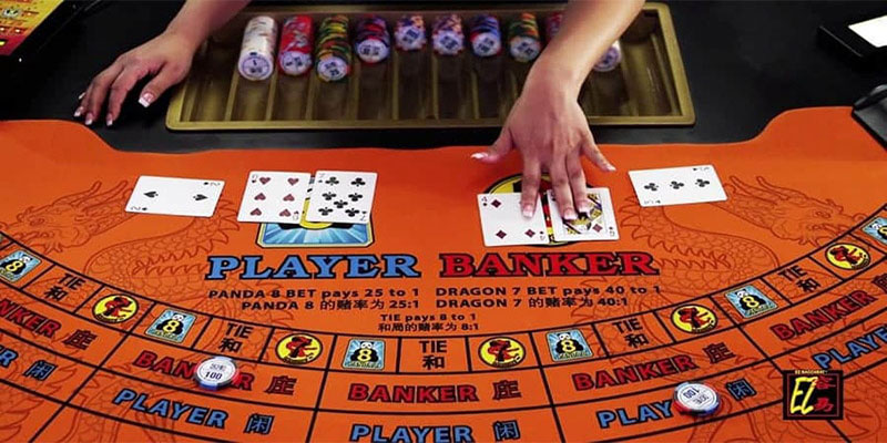 Baccarat ban đầu được gọi là "baccara" hoặc "baccarat" tại Ý